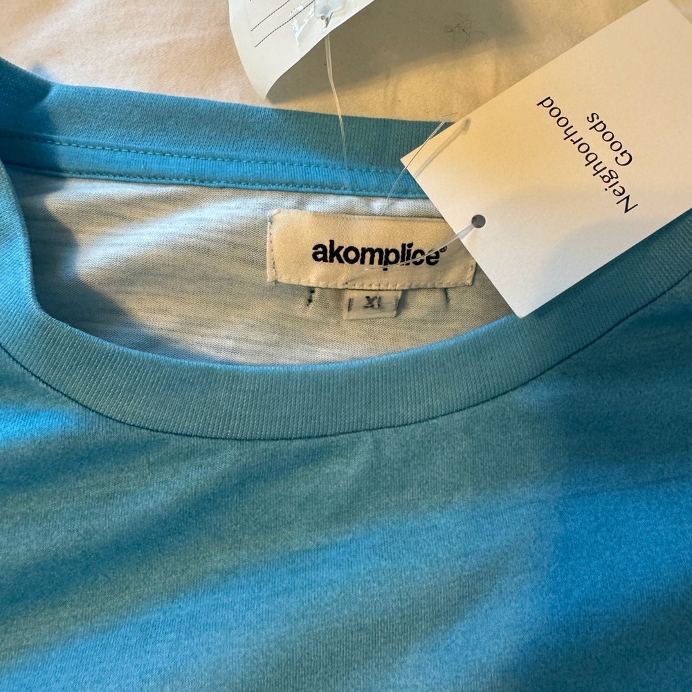 “Akomplice” long sleeve blue graphic tee - Picture 3 of 3